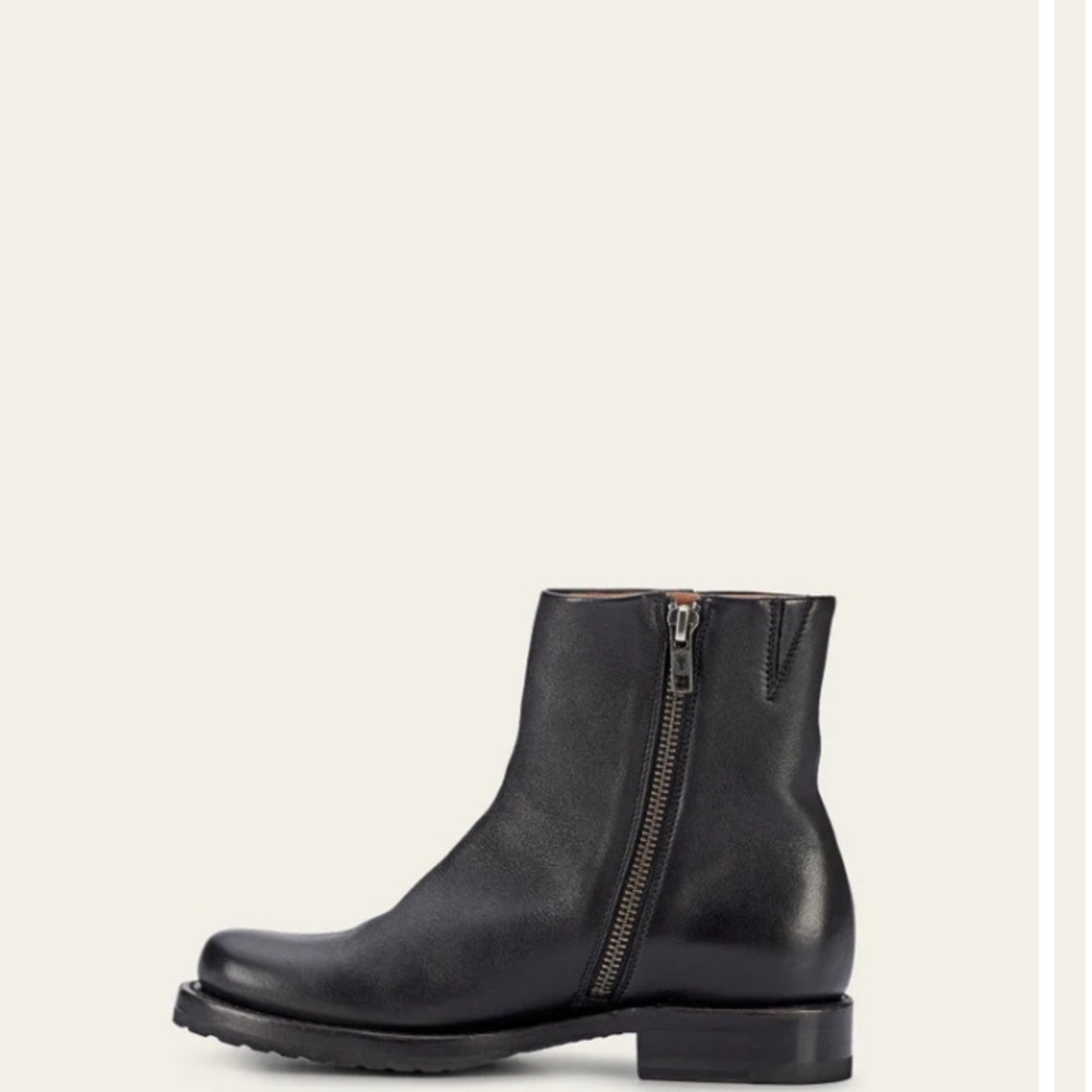 Frye Veronica size zip boots like new!
